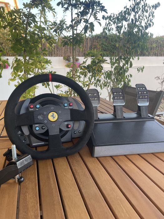 Thrustmaster T300 RS Ferrari Edition