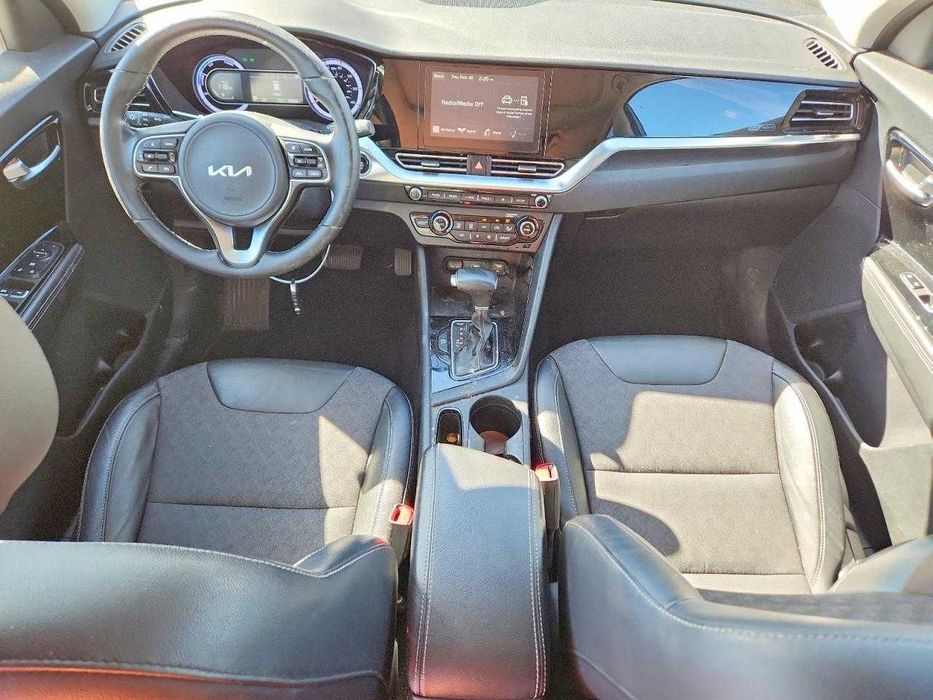 2022 Kia Niro LXS