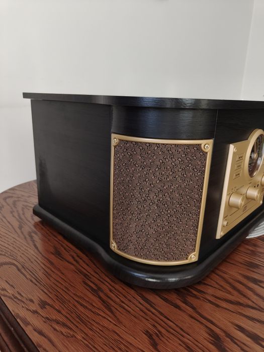 Gramofon z głośnikami i Bluetooth