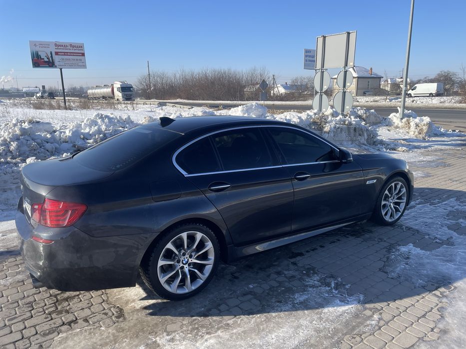 В Продажі BMW F10 2015 рік