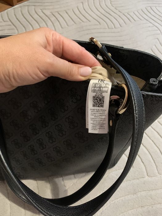 Фірмова сумка «Guess”