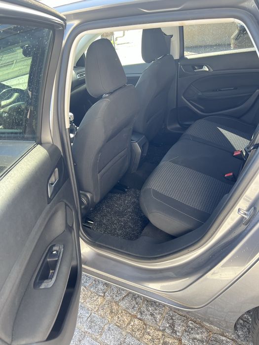 Peugeot 308 SW 1.6 Blue HDI — photo 3