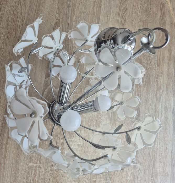 Sprzedam lampę sufitową .