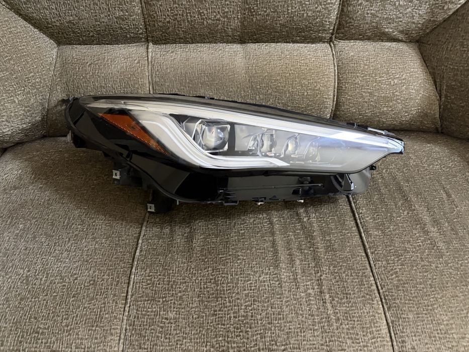 Передние фары Infiniti QX50/55