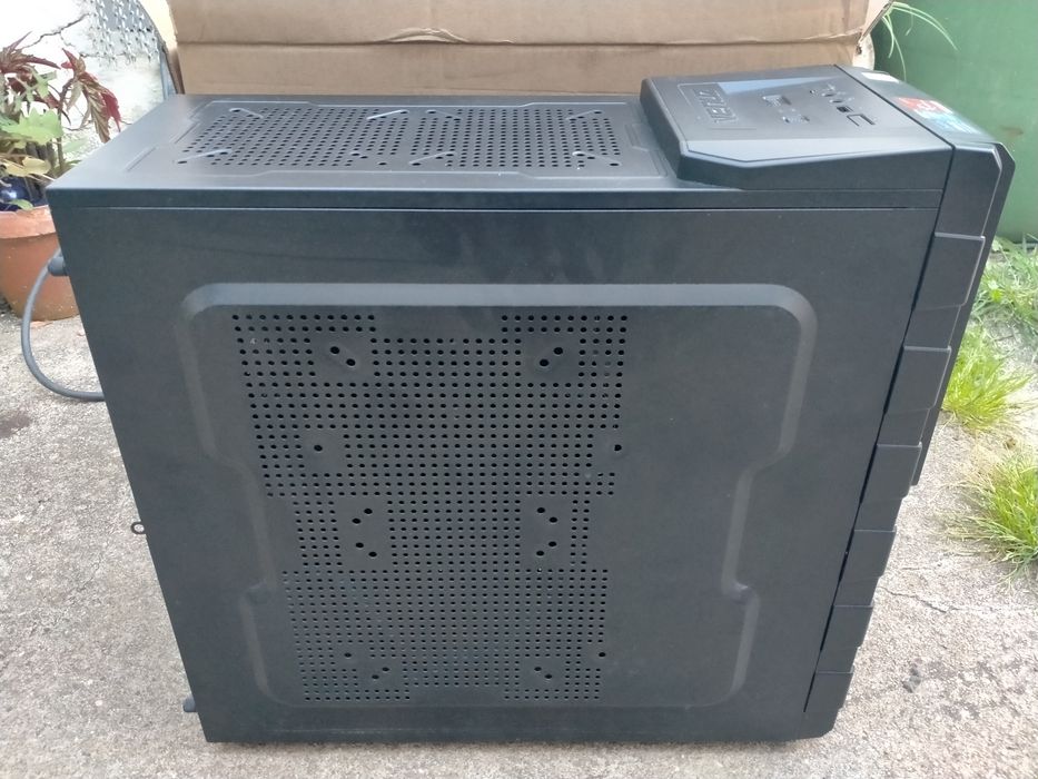Caixa ATX Venus com leitor DVD