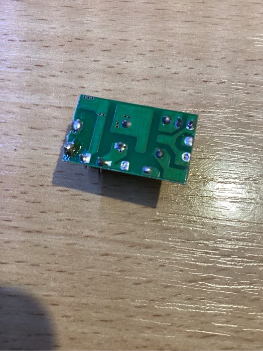 Адаптер с 220 в в 3 в .