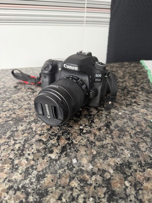 Canon EOS 80D + 2 Objetivas + Mala – Excelente Estado