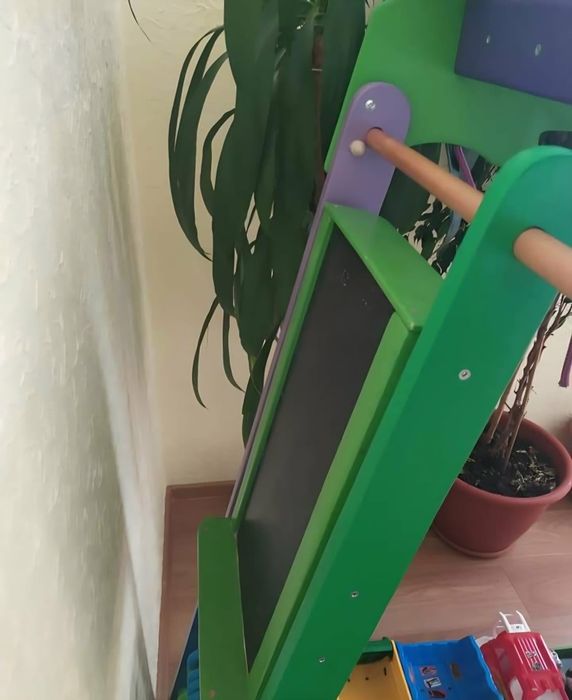 Дитяча розвиваюча стінка