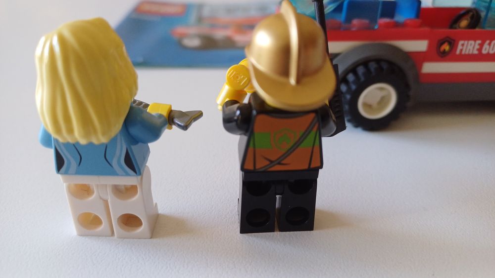 LEGO City 60001 – Carro do Chefe dos Bombeiros (Completo + Manual)