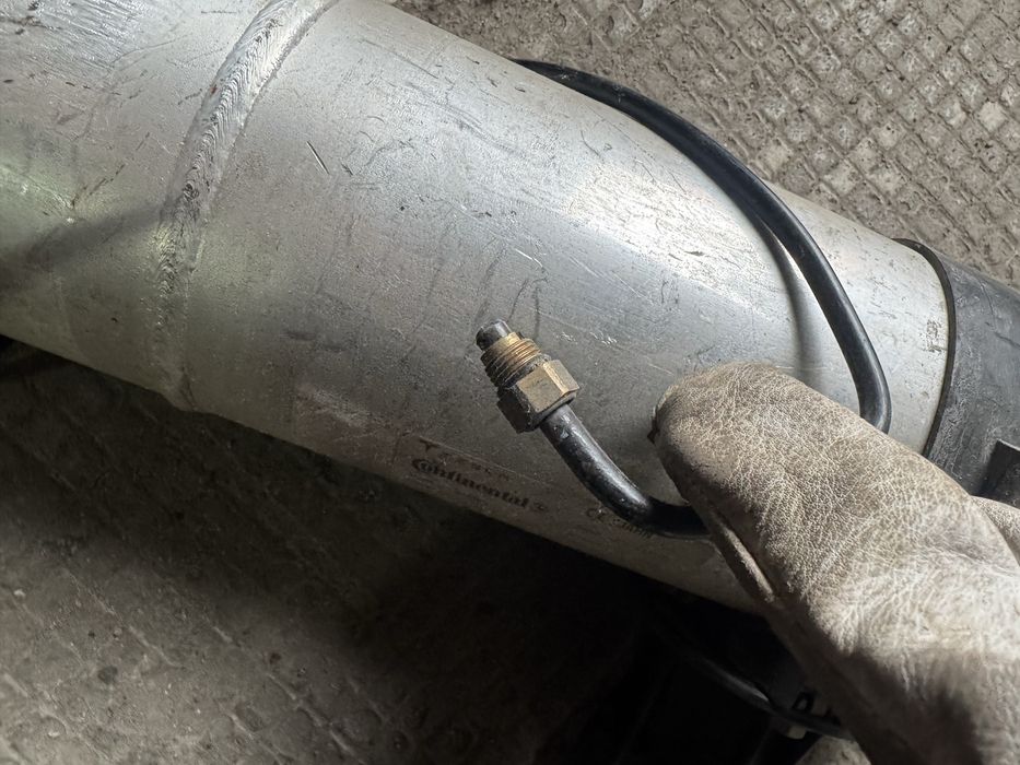 Баллон ресивер пневмоподвески Tesla model S 12-16