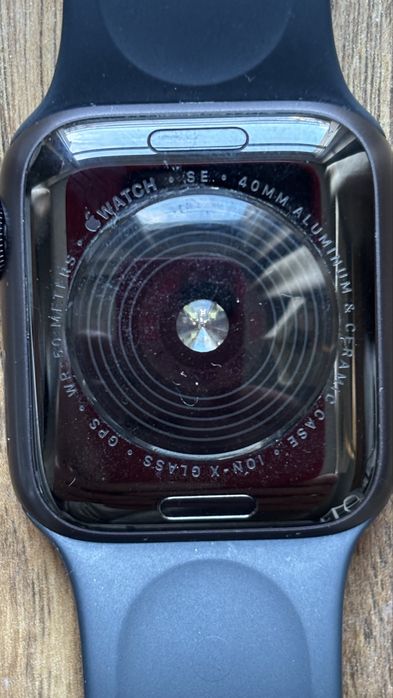 Apple Watch SE czarny