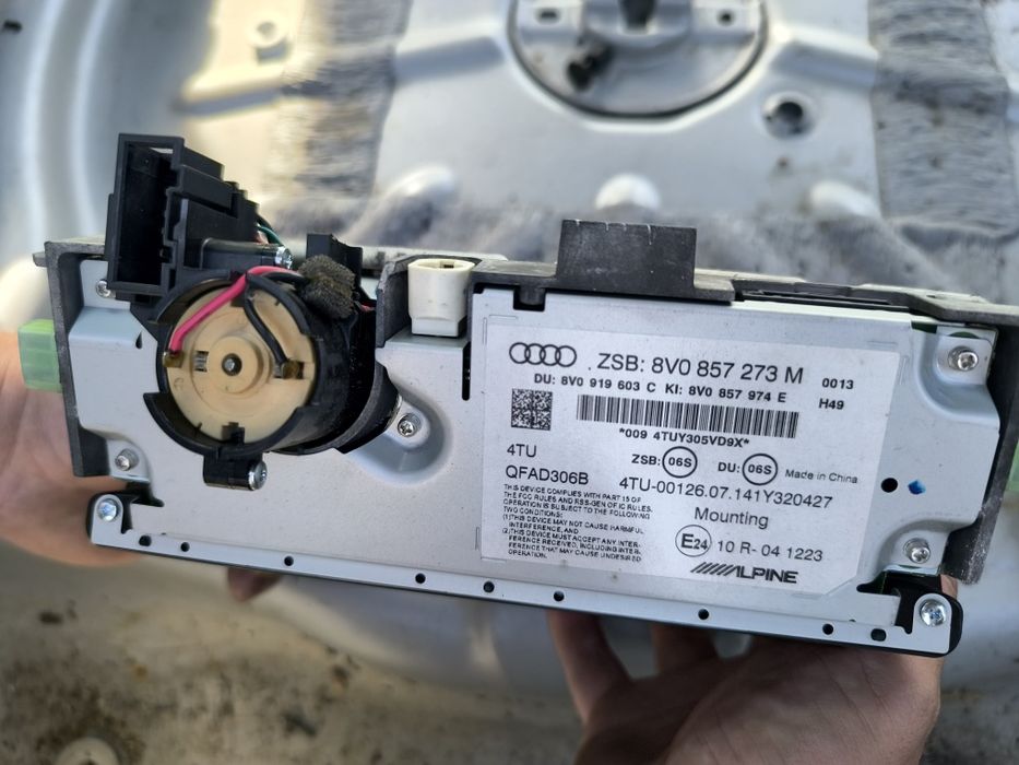 Дисплей екран мультимедіа MMI Audi A3 8V висувний 8V0857273M