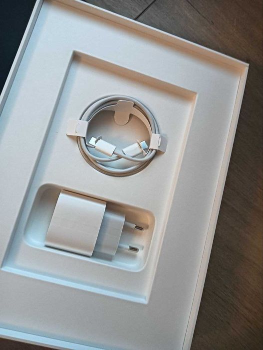 iPad AIR 11" 2025  11 gen. 256 GB Wi-Fi 5G (CELLULAR)