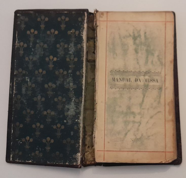 Livros bastante antigos