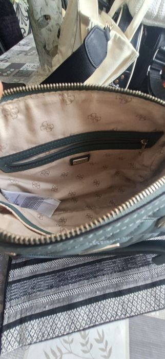 Mala Guess Cessily Box Satchel