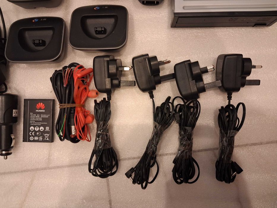 Części komputerowe telefony nawigacja napędy grafika