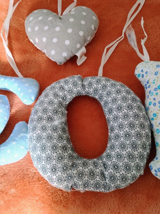 Literki LEON do zawieszenia