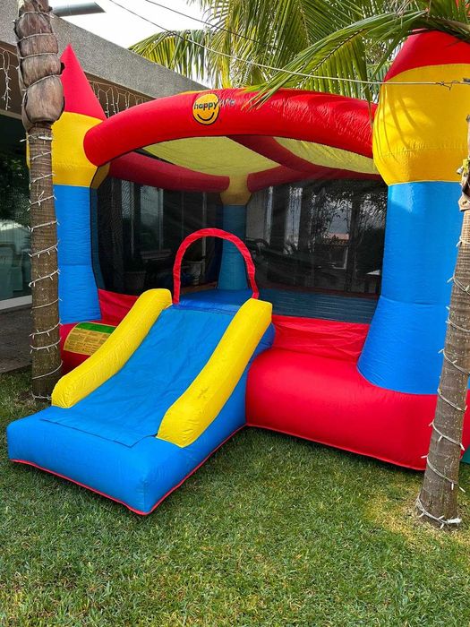 Insuflável e Trampolim