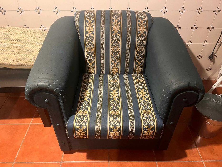 Sofás dois lugares e mais dois de um lugar