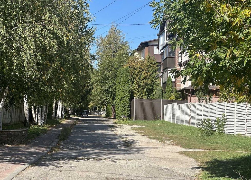 Продам сучасний будинок у районі Нових Будинків (Павленки)(код 5550)