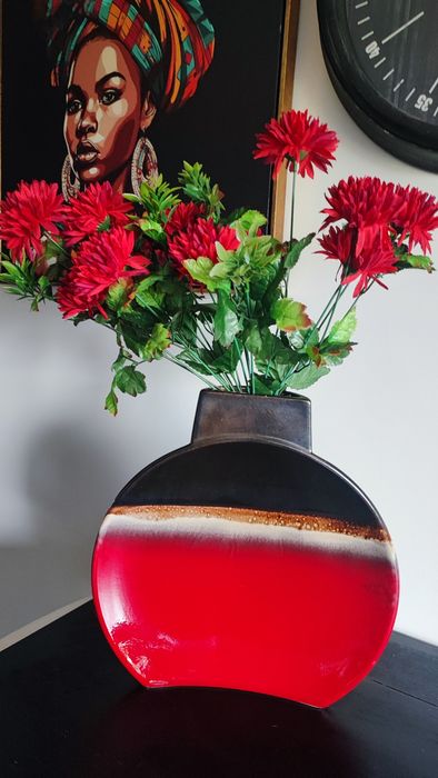 Jarra lindíssima com flores em tons de bordô excelente