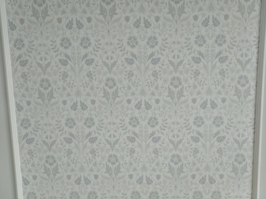 Поклейка шпалер фарбування шпаклювання