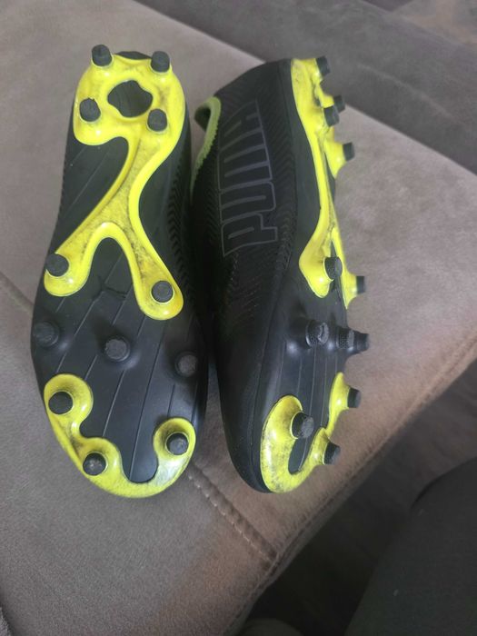 Chuteiras Puma semi novas número 35.5