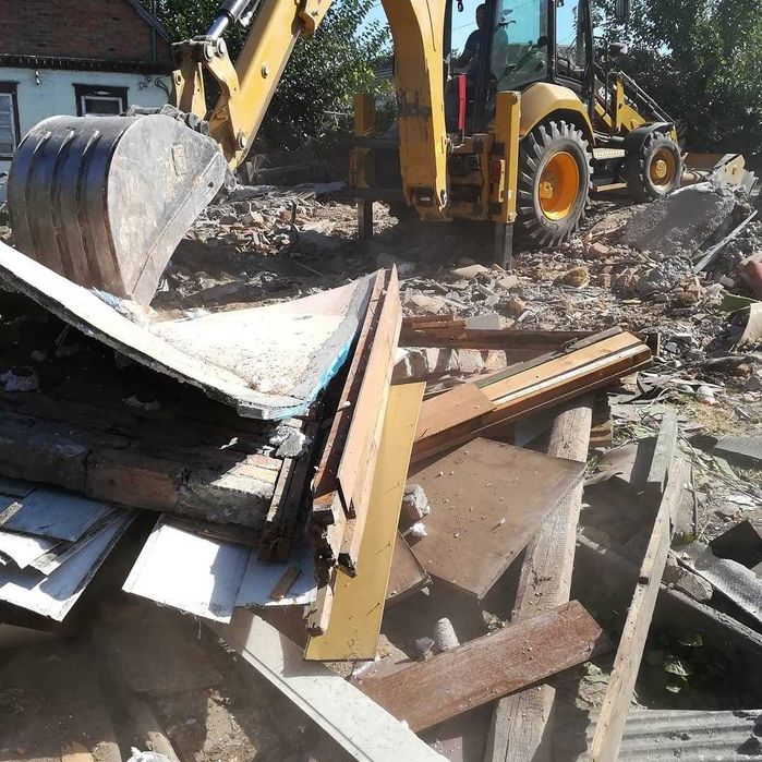 Прибирання расчистка участка от  Строений, деревьев Корней.ВЫВОЗ