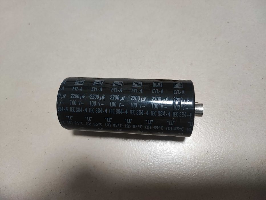 Конденсатори 2200мкф,100вольт