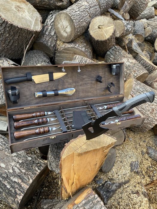 Подарунковий набір шампурів  ГУЦУЛ шампура + сокира в кейсі