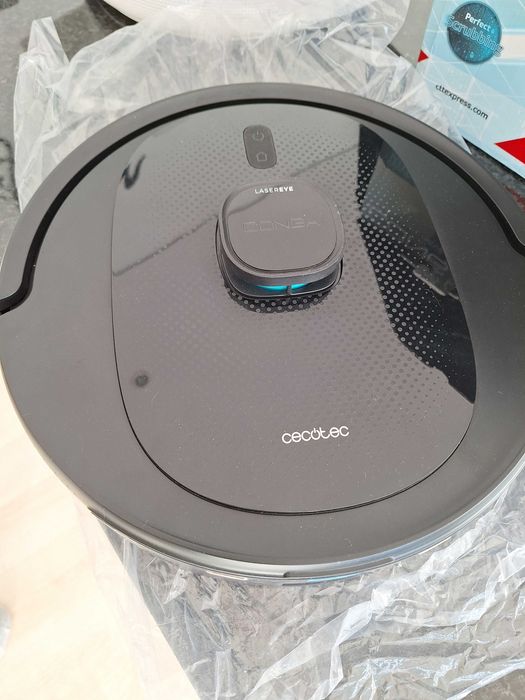 Aspirador robot com depósito