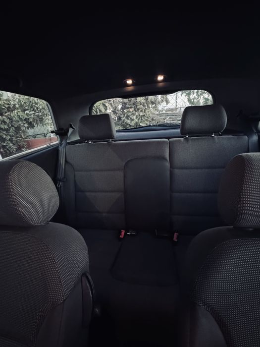 A3 1.6 mais novo que esse impossivel carro muito bem estimado.