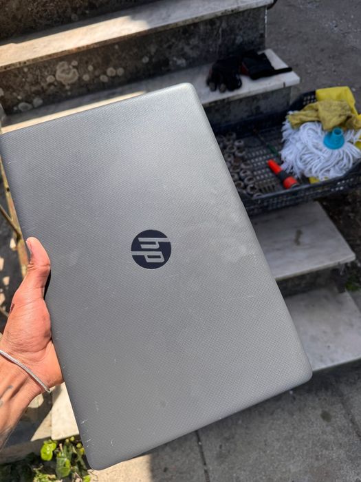 Selling HP computer447676504531937281