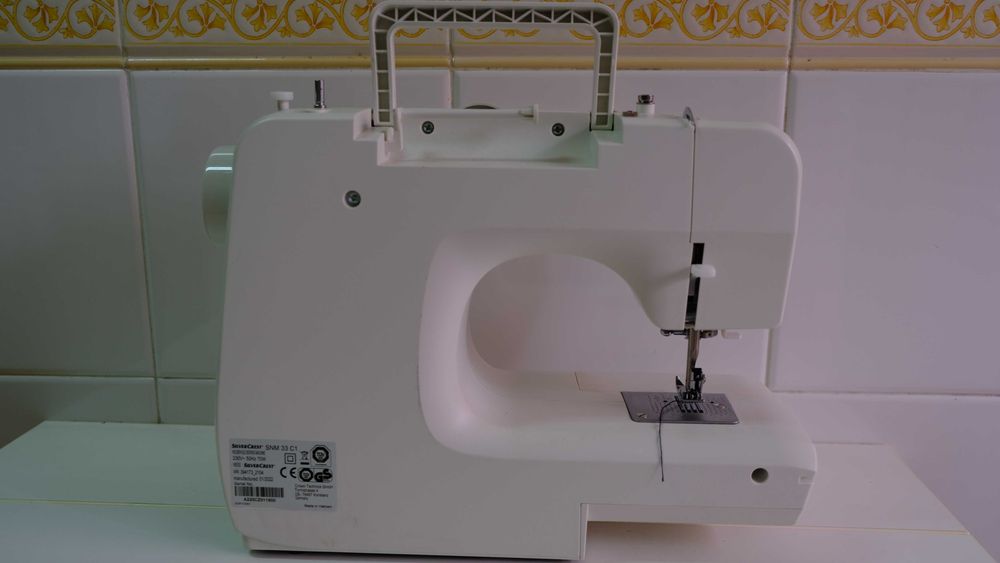 Máquina de Costura SilverCrest SNM 33 C1 Semi-Nova