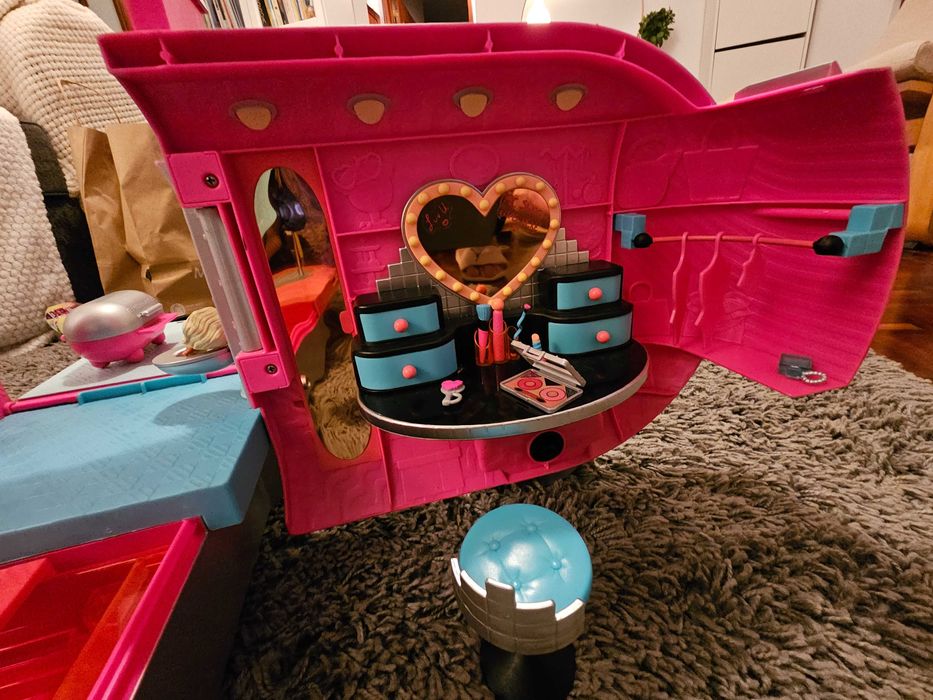 Caravana LOL cor de rosa