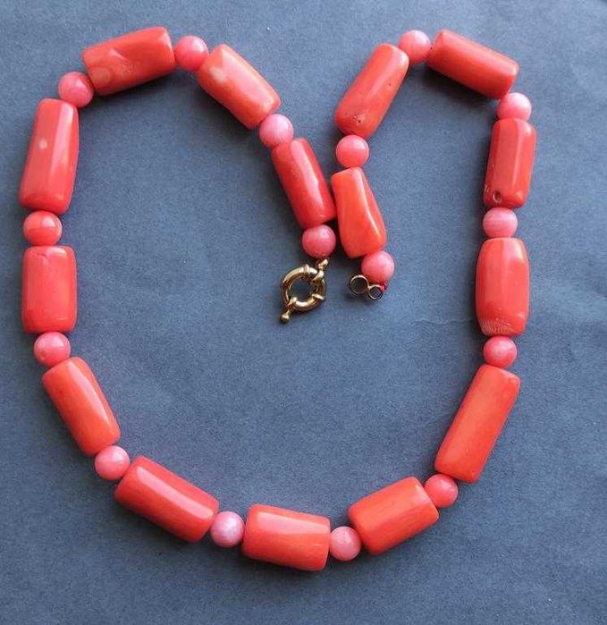 Редкое красивое колье из коралловых бусин, оранжевые бочонки и шарики