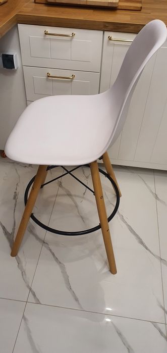 Krzesło barowe jak nowe.