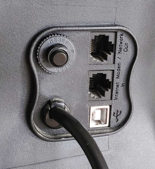 EATON Protection Station 800 VA – Bateria nova!!!