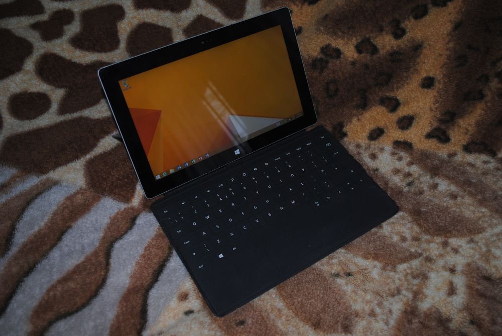 Планшет - ноудбук Surface RT 1572
