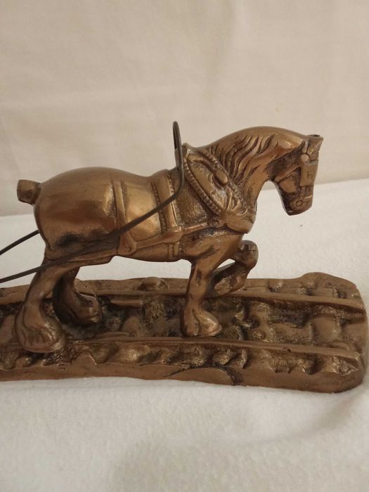 Статуетка "Працьовита конячка"