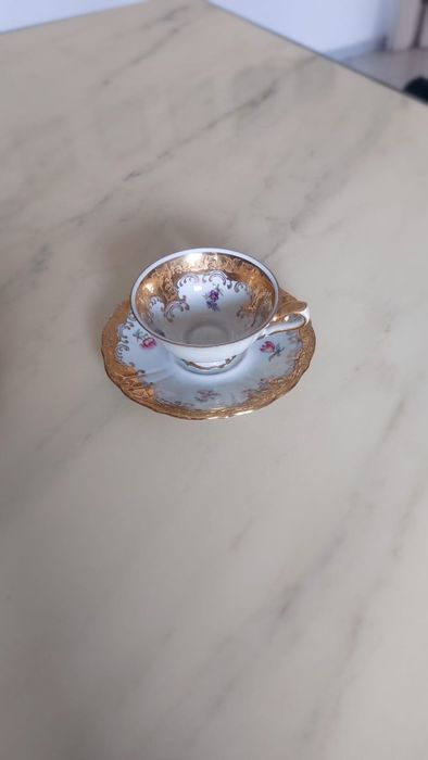 Conjunto de 3 chávenas de café antigas.