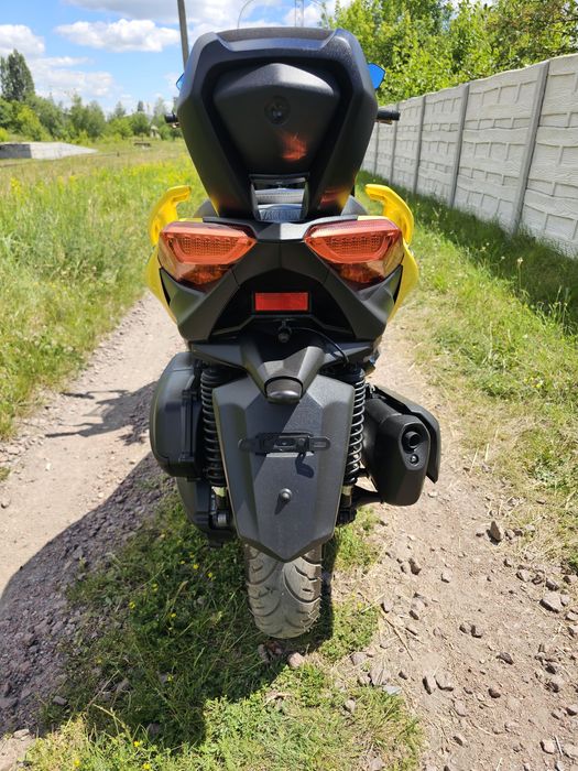 Yamaha x-max 250 з оригінальним пробігом лише 5000 км
