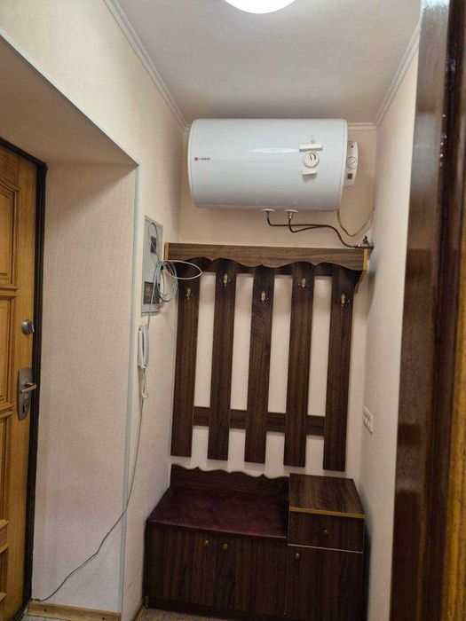 Продам 1 к кв Холодная гора 43 кв м Юрия Паращука дом 4 с ремонтом