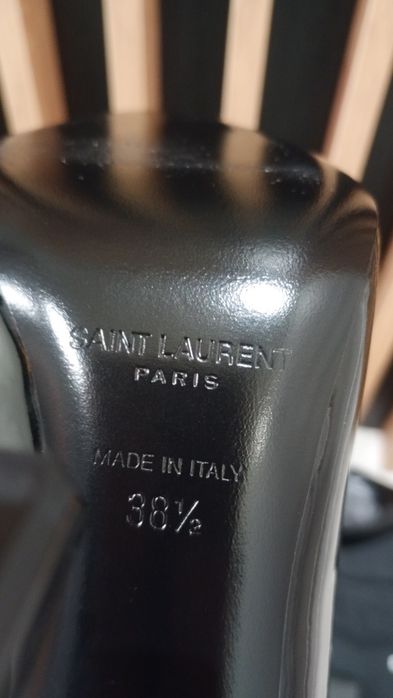 Elegancki szpilki Saint Laurent oryginalne rozmiar 38½ Nowy bez metki