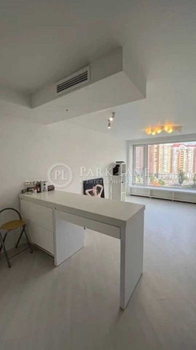 1 кімнатна  (євродвушка) на просп. Володимира Івасюка 9а