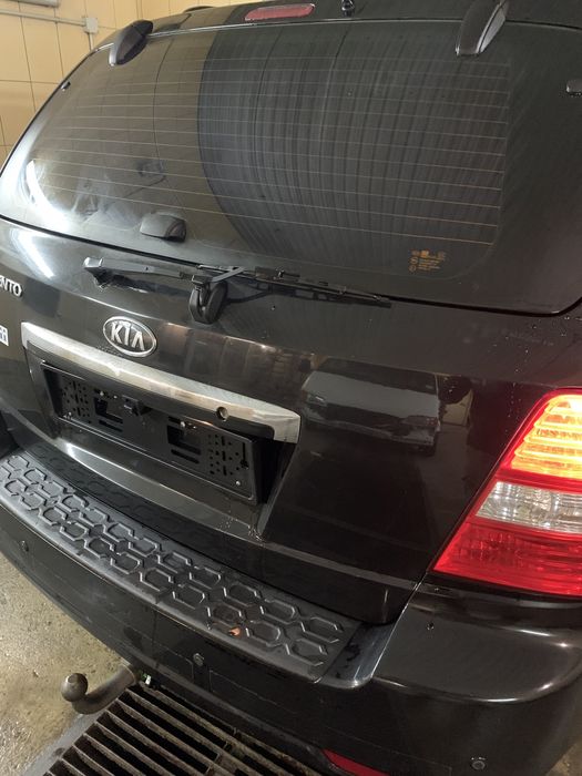 Бампер задній Kia Sorento 1 парктроніки кіа соренто фаркоп