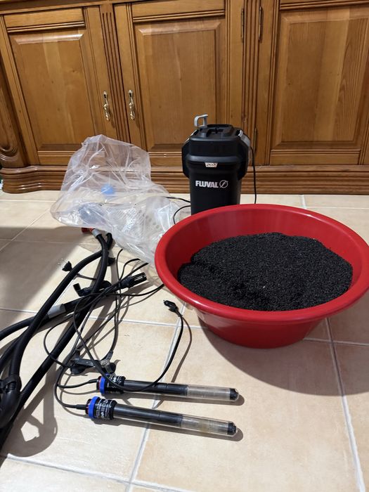 Aquario 300L + acessorios.