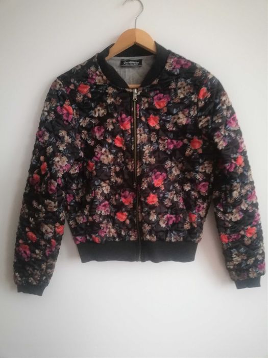 Kurtka lekka bluza Stradivarius czarna w kwiaty 36 S