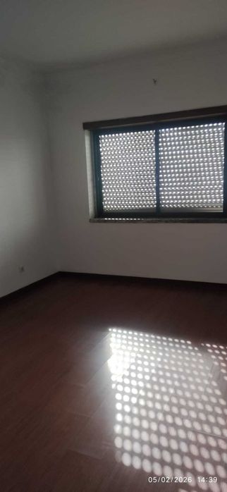 Arrenda-se Apartamento T4 centro de Almeirim