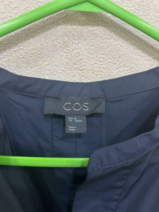 Cos, неймовірно вибухова сукня